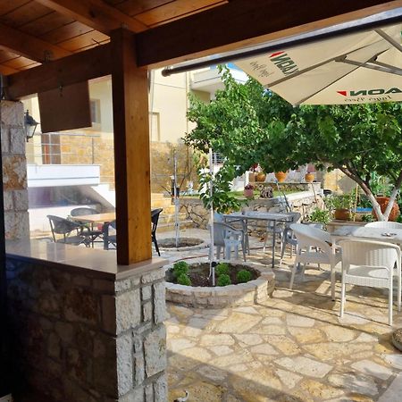 Foti Rooms Himare Bagian luar foto