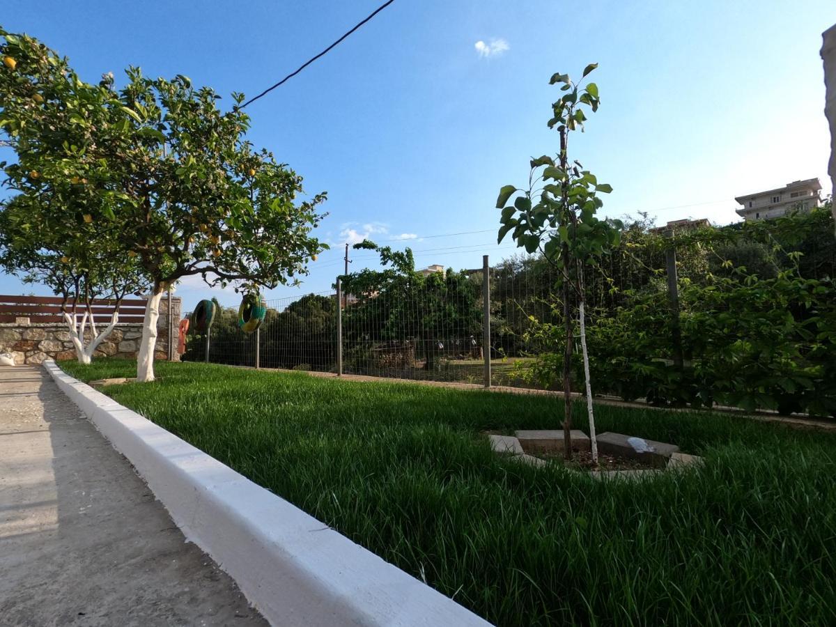 Foti Rooms Himare Bagian luar foto