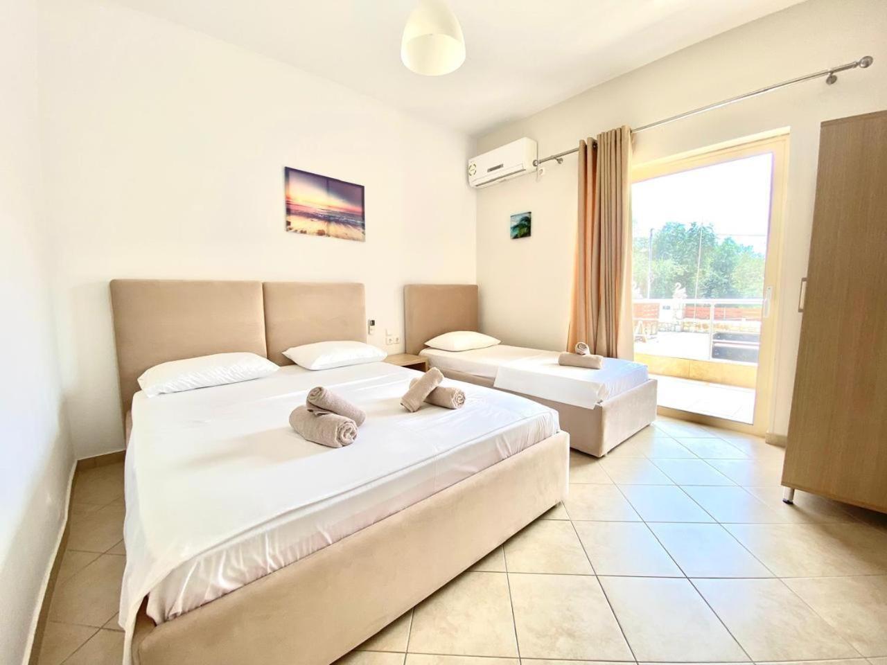 Foti Rooms Himare Bagian luar foto