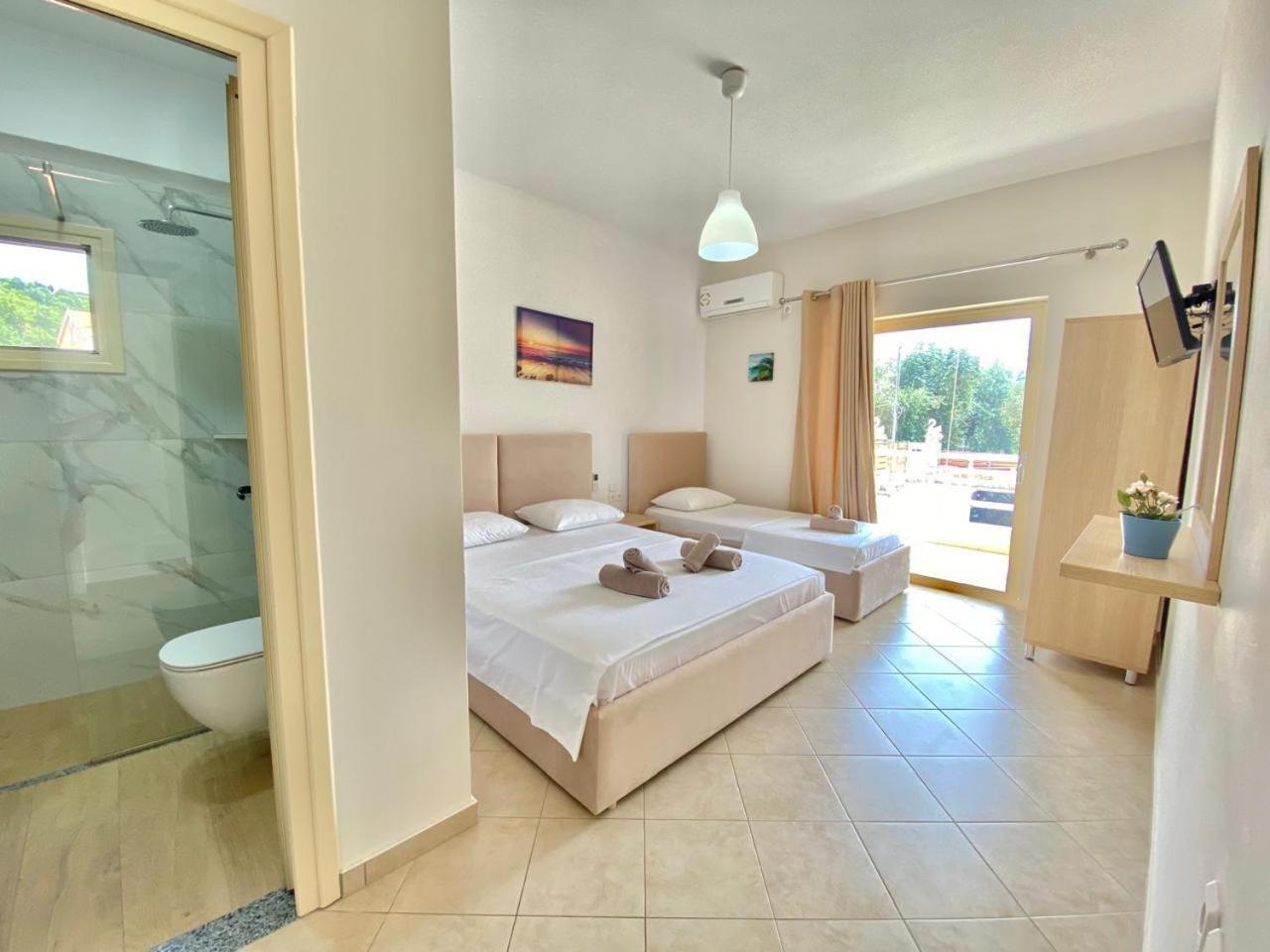 Foti Rooms Himare Bagian luar foto