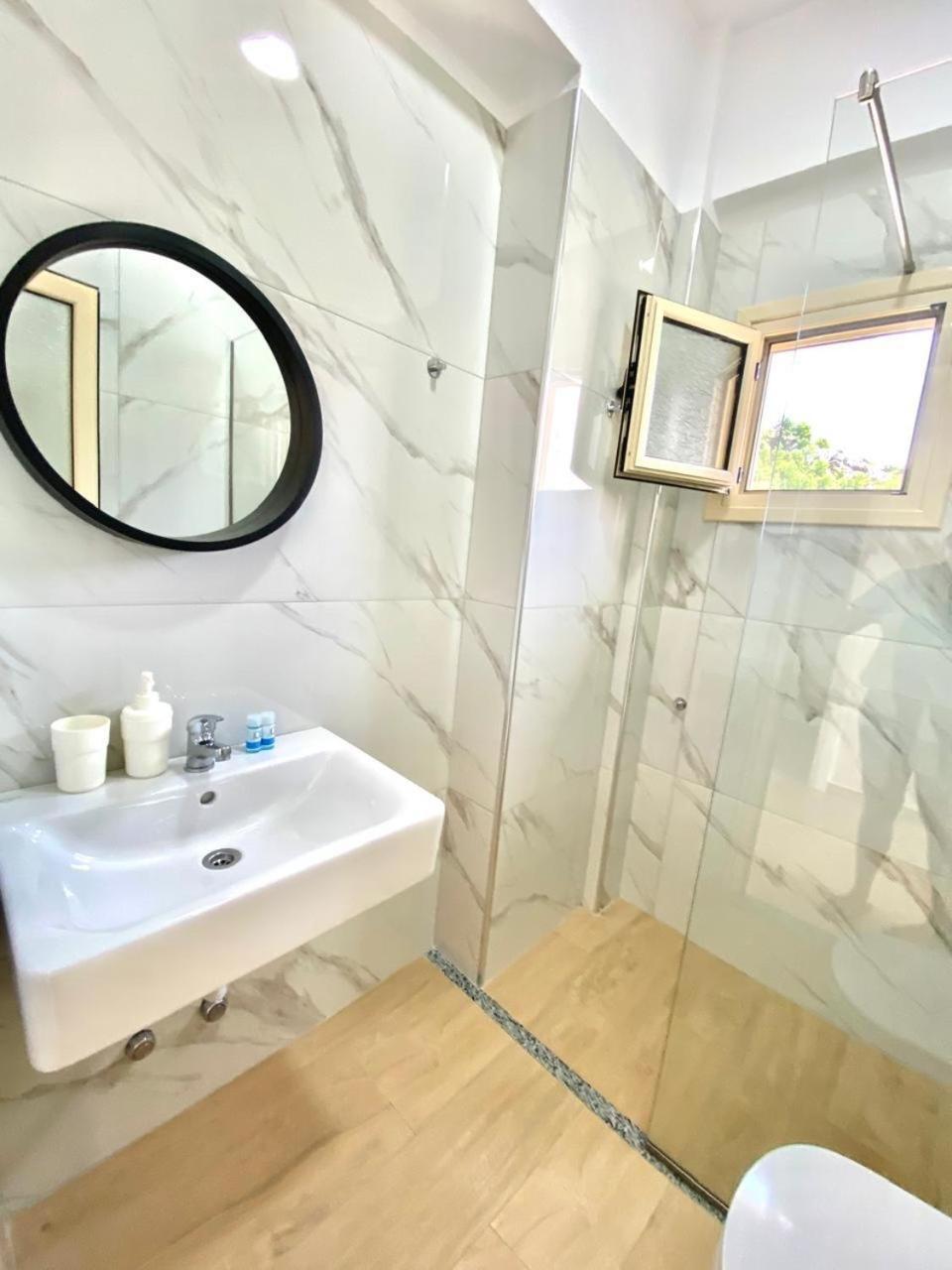 Foti Rooms Himare Bagian luar foto