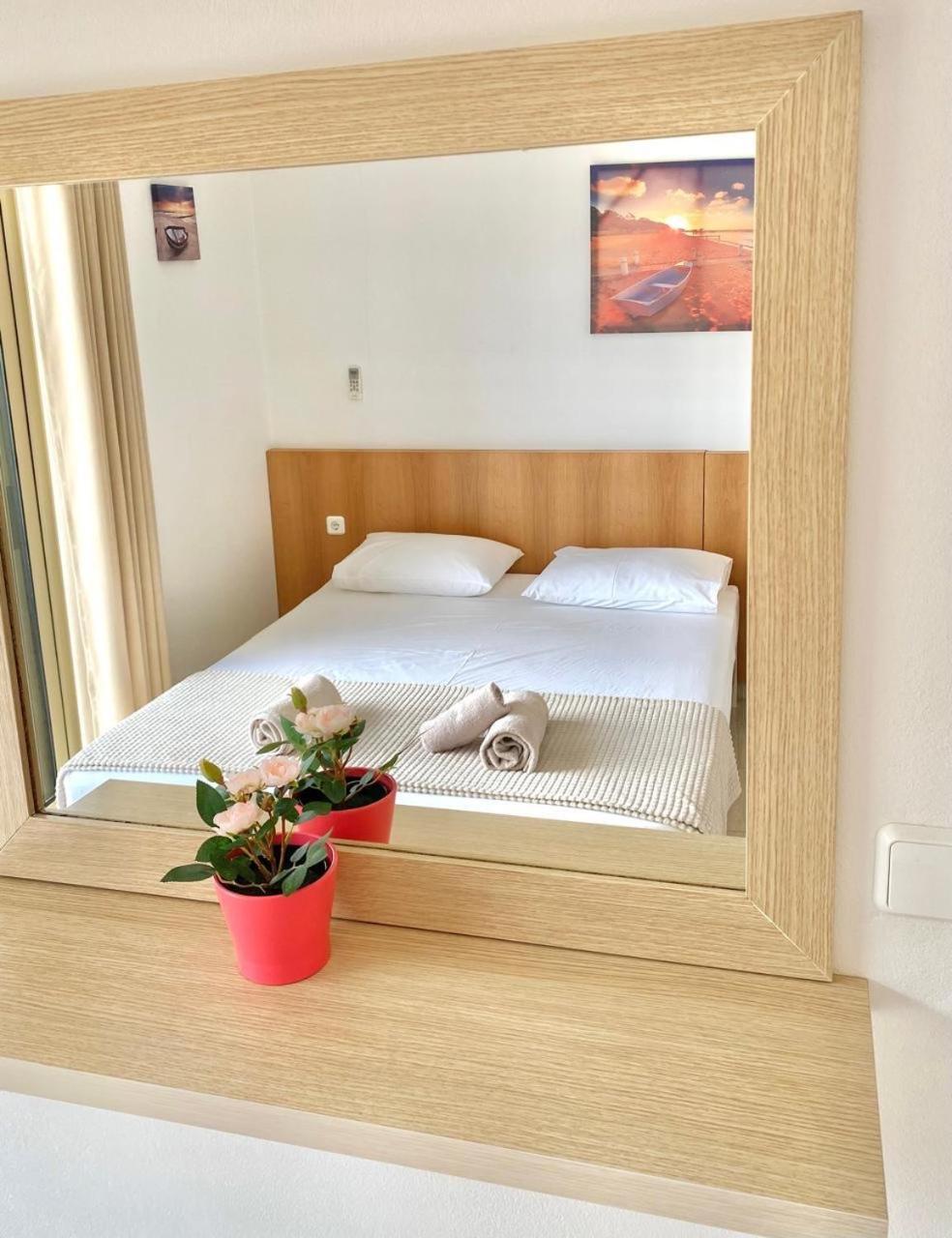 Foti Rooms Himare Bagian luar foto