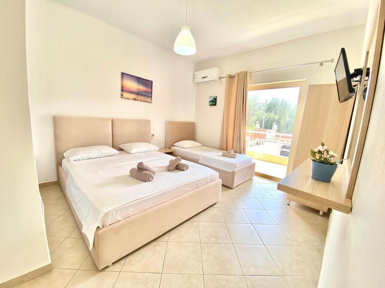 Foti Rooms Himare Bagian luar foto