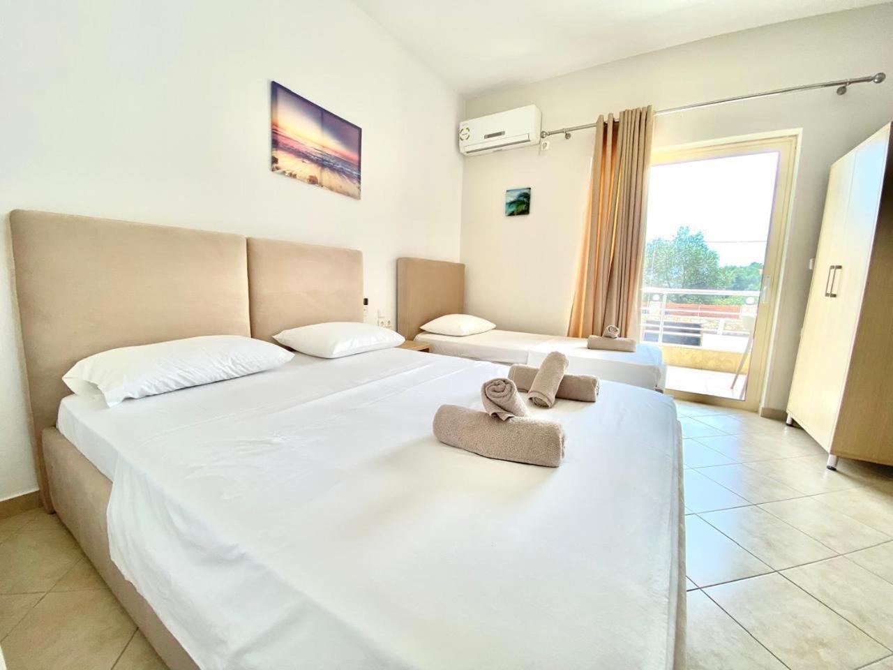 Foti Rooms Himare Bagian luar foto
