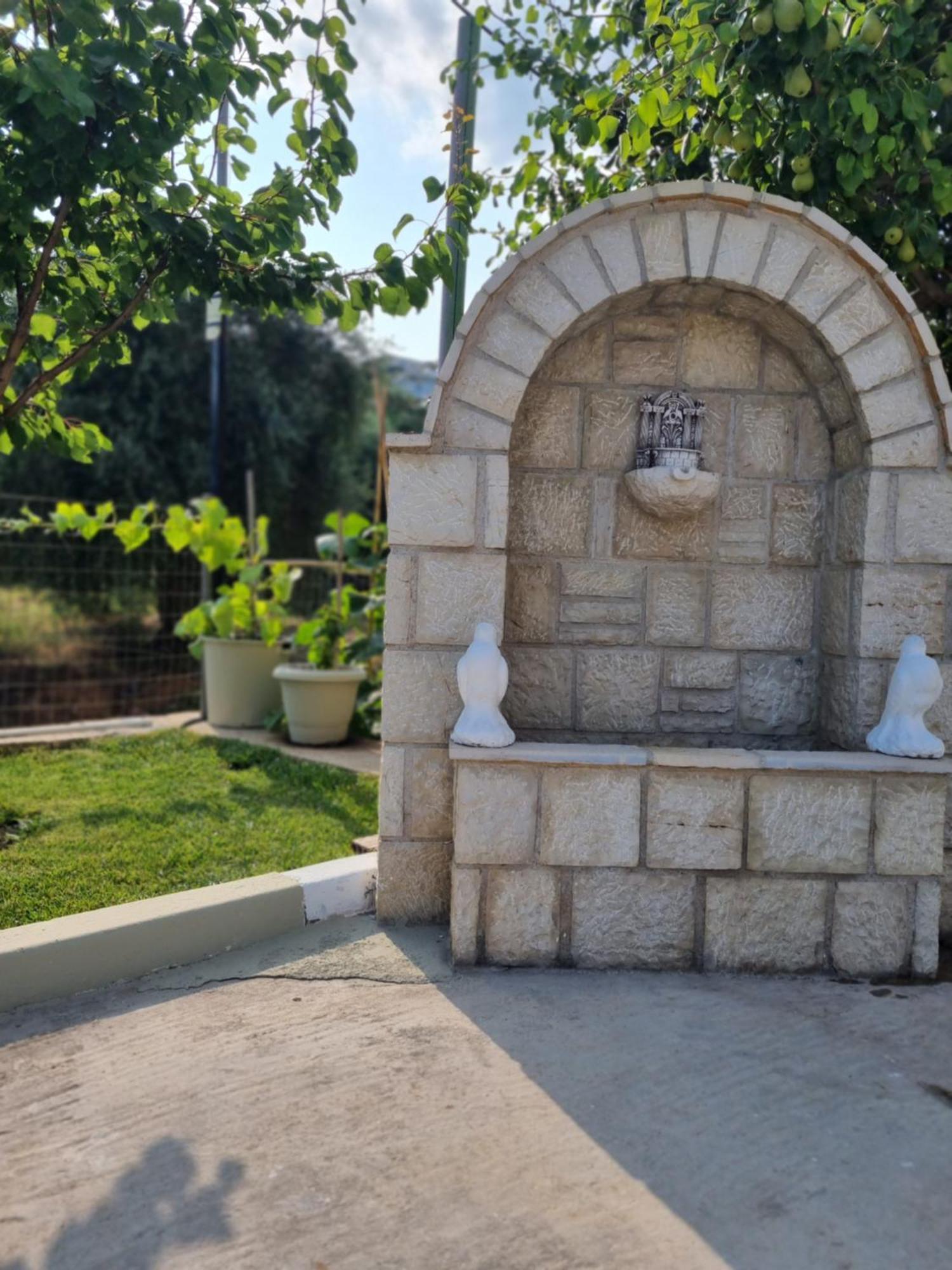 Foti Rooms Himare Bagian luar foto