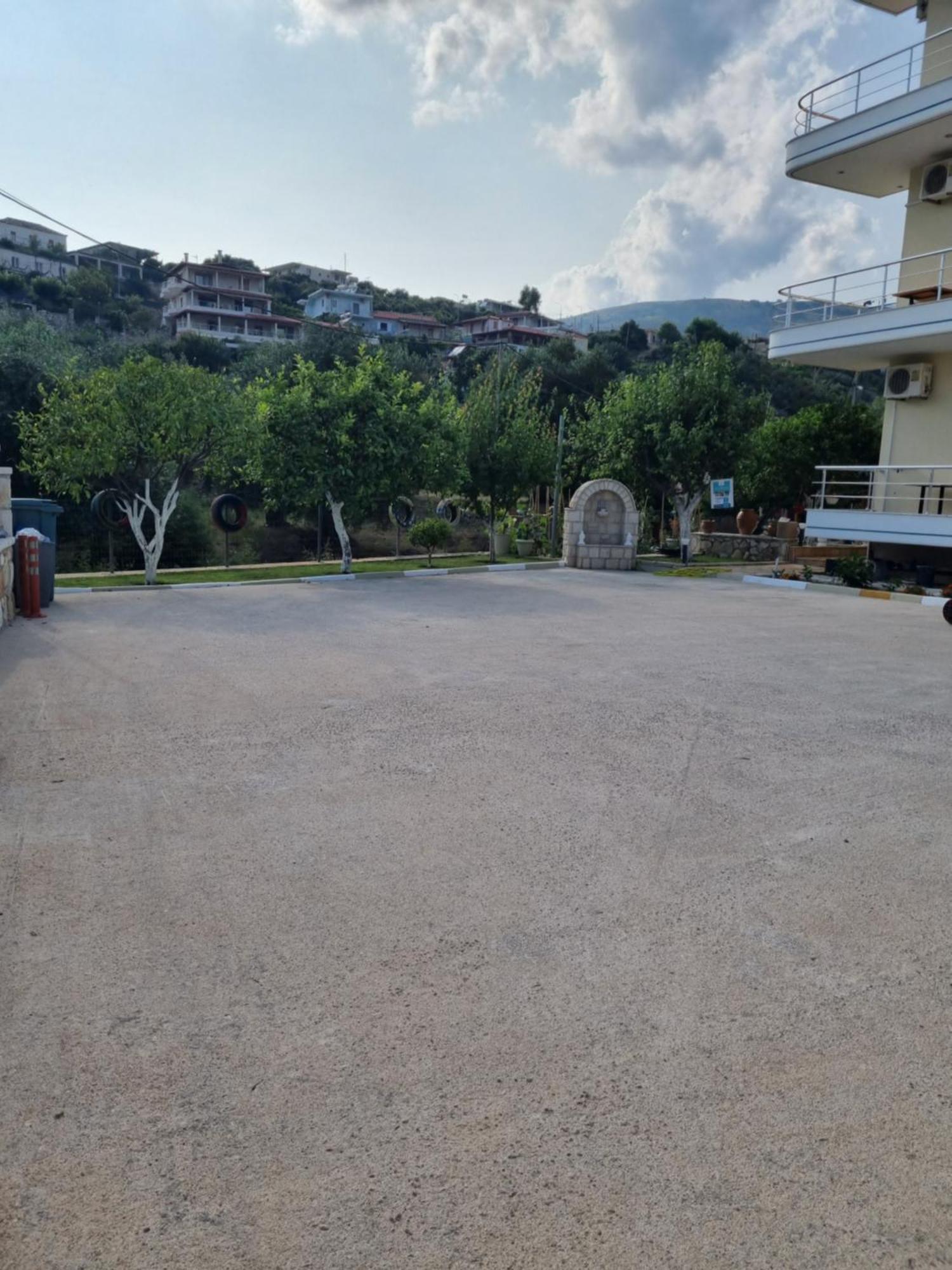 Foti Rooms Himare Bagian luar foto